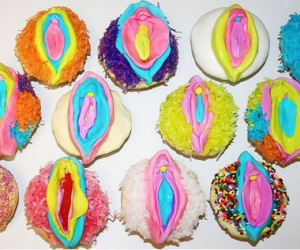 vagina-cupcakes-rainbows